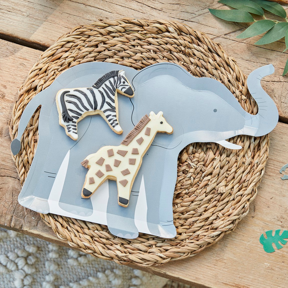 WILD JUNGLE ELEPHANT PAPER PLATES