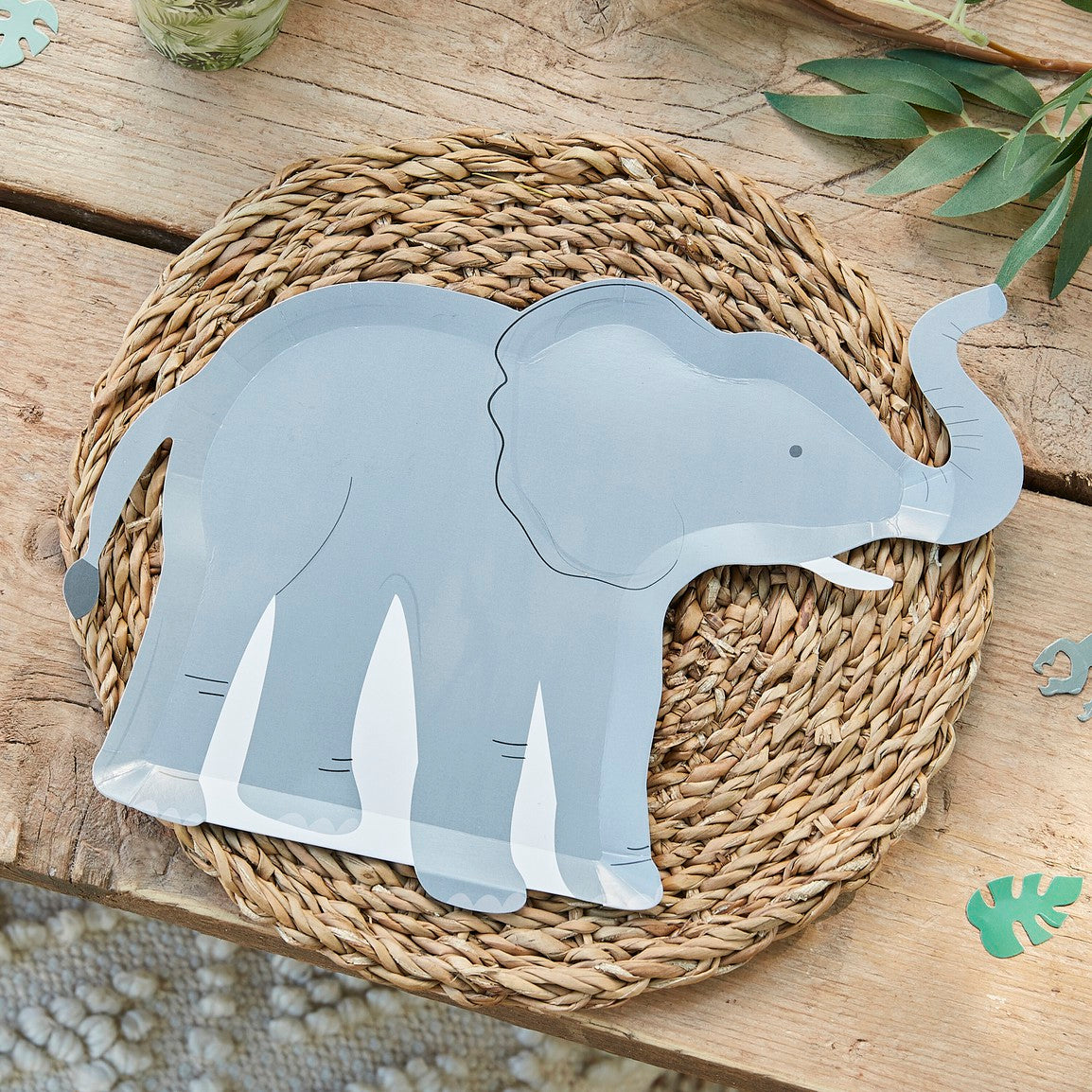 WILD JUNGLE ELEPHANT PAPER PLATES