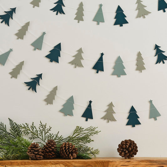 CHRISTMAS TREE GARLAND